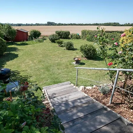 Rosengarten Am Feldrand Lenste