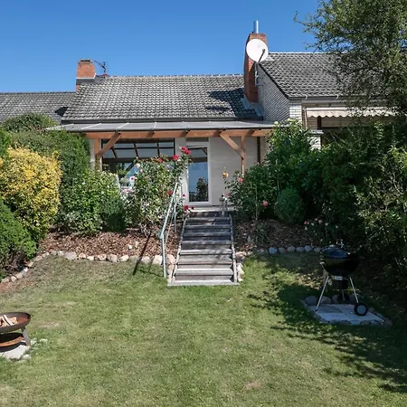 Rosengarten Am Feldrand Holiday home *